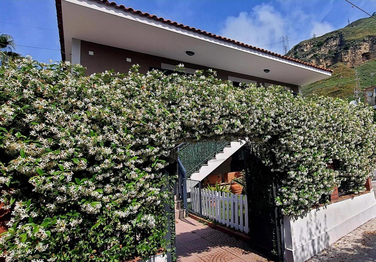 La Casa Di Barry Bed & Breakfast Pozzuoli Dış mekan fotoğraf